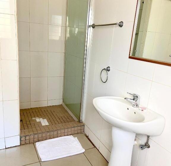 اتاق استاندارد, Ilala Crest Lodge