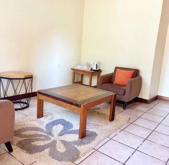 اتاق استاندارد, Ilala Crest Lodge