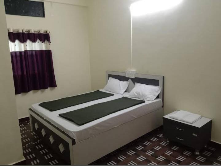 חדר דלוקס, Viram Pure Veg