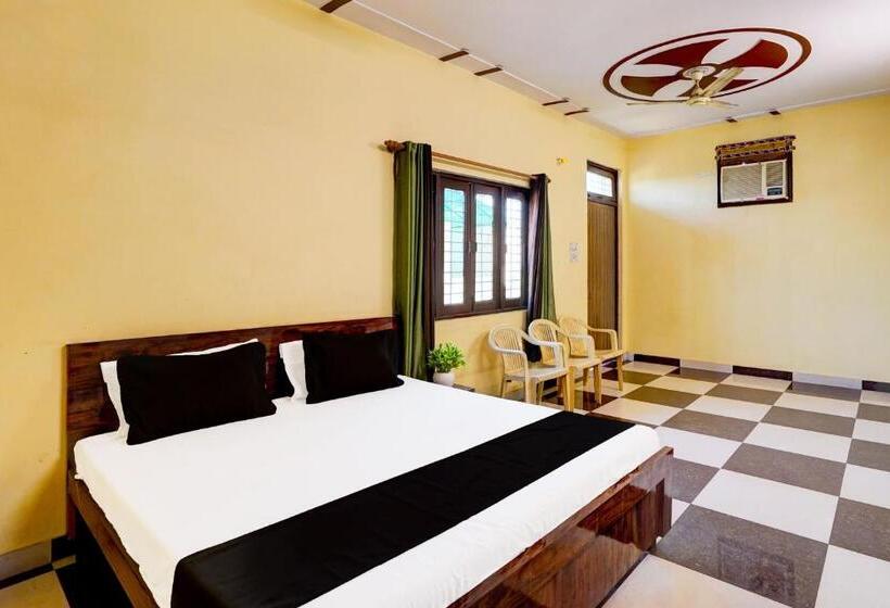 Трехместный Номер Классика, Oyo Hotel Relax In