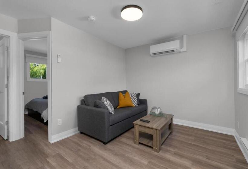 带1个卧室的公寓, Adrians Suites