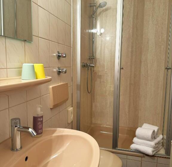 Quarto Economy, Gasthaus Lamm