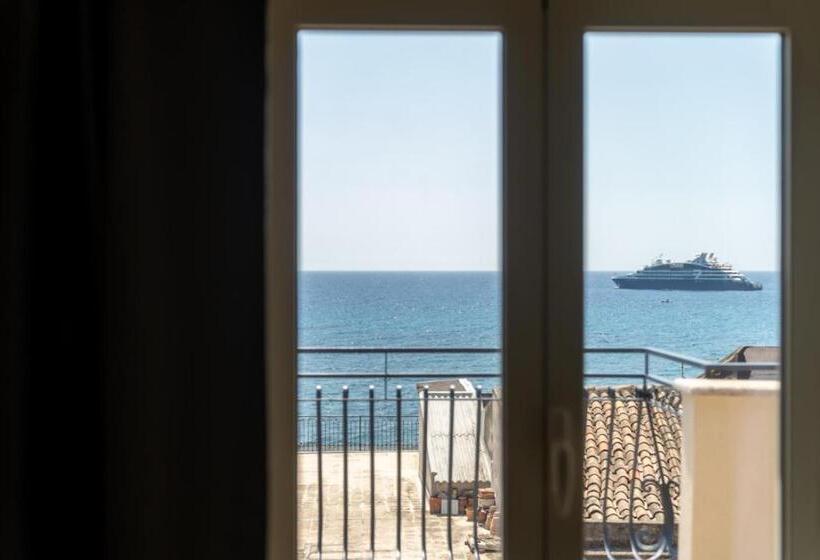 オーシャンビュースーペリアールーム, Giardini Inn Arte