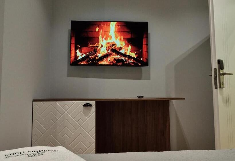 スタンダードルーム, Montflux