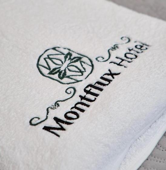 غرفة قياسية مزوَّدة بشُرفة, Montflux