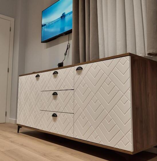 デラックスルーム, Montflux