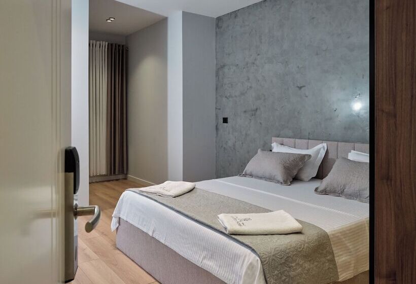 デラックスルーム, Montflux