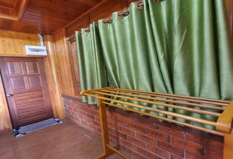 חדר דלוקס, Metathsana Resort