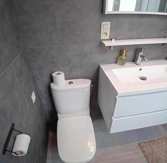 Номер Deluxe, Leuze Escale