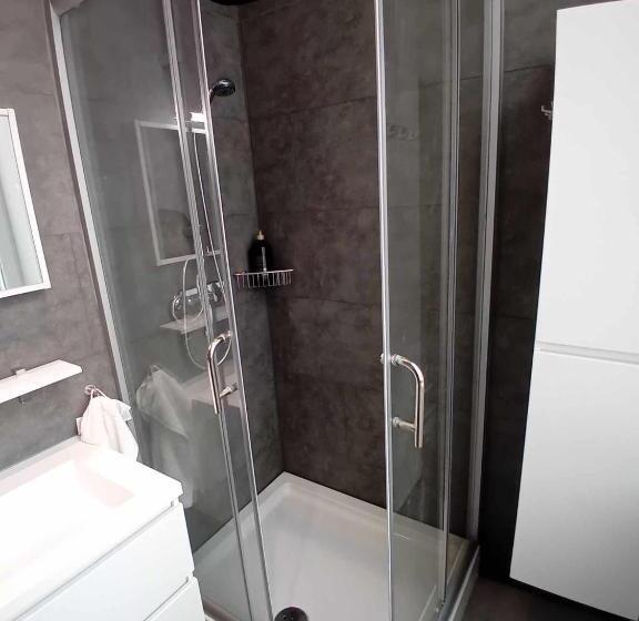 Номер Deluxe, Leuze Escale