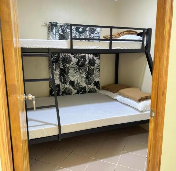 اتاق خانوادگی, The Catolico S Transient House