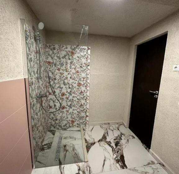 スタンダードトリプルルーム, Pensiunea Casa Viselor