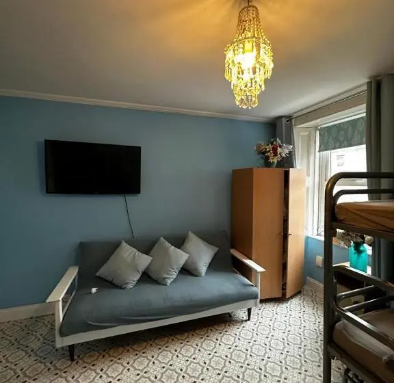 تختخواب در اتاق مشترک, Waterford City Erbnb