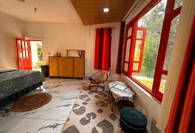 マウンテンビュースタンダードルーム, Earth Homes Bir