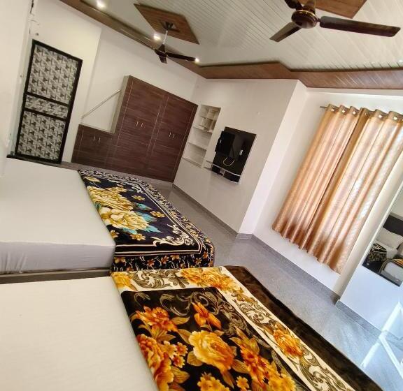 غرفة قياسية, Bainada Vilas