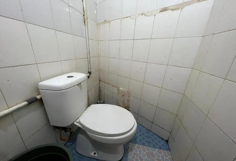 スタンダードルーム, Oyo 94161 Kost Aisyah
