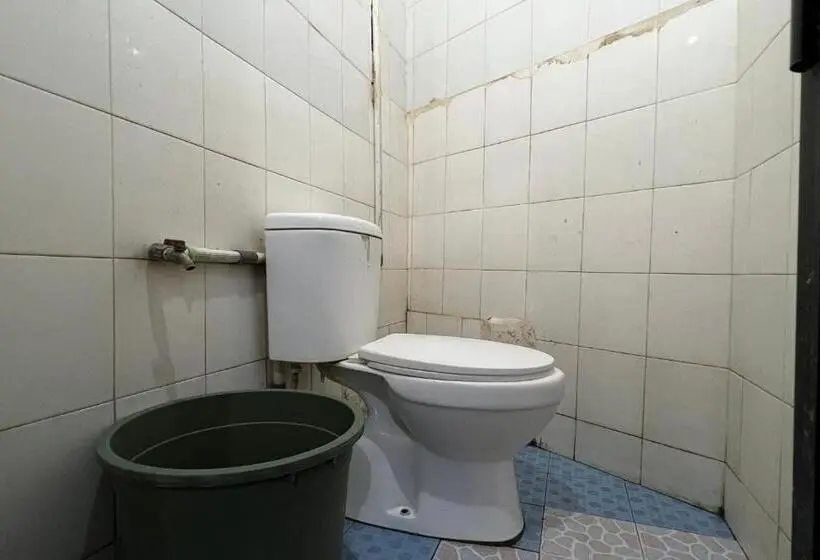 スタンダードルーム, Oyo 94161 Kost Aisyah