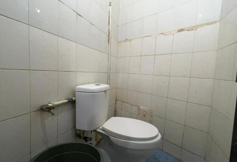 חדר סטנדרט, Oyo 94161 Kost Aisyah