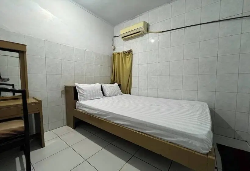 スタンダードルーム, Oyo 94161 Kost Aisyah