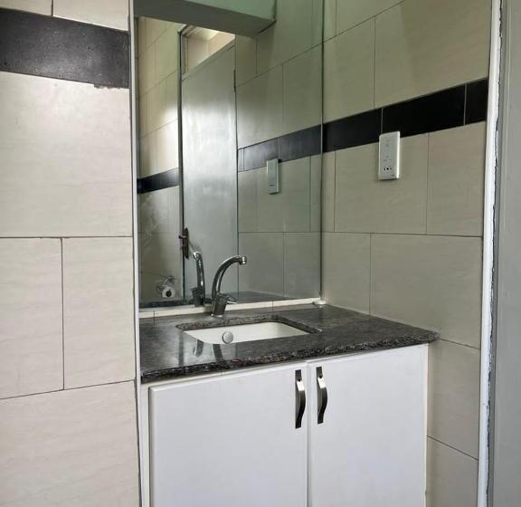 اتاق سوپریور, The Pavonina