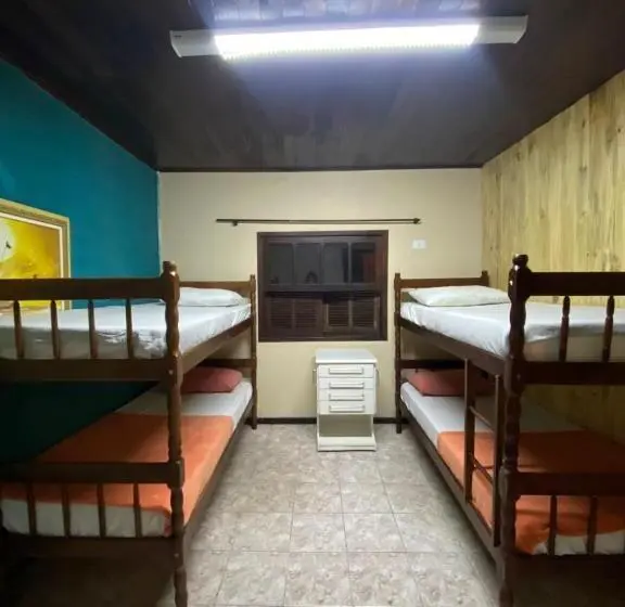 スタンダード４人部屋, Meraki Hostel E Turismo