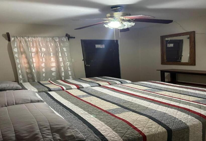 Номер Стандарт Трехместный, Oyo Hotel Linda