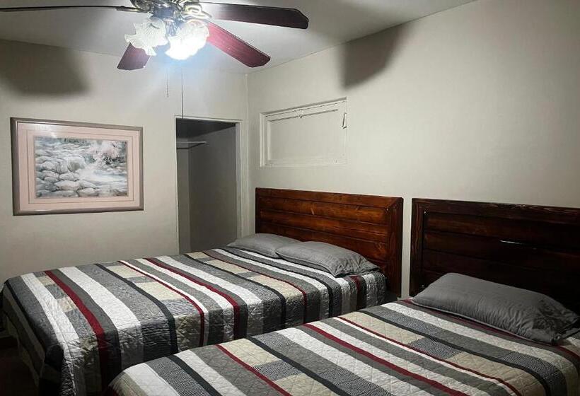 Номер Стандарт Трехместный, Oyo Hotel Linda