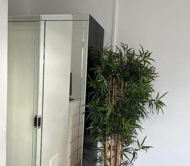 标准间, Superb Guest House Close To London 02