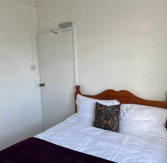 Номер Стандарт, Superb Guest House Close To London 02