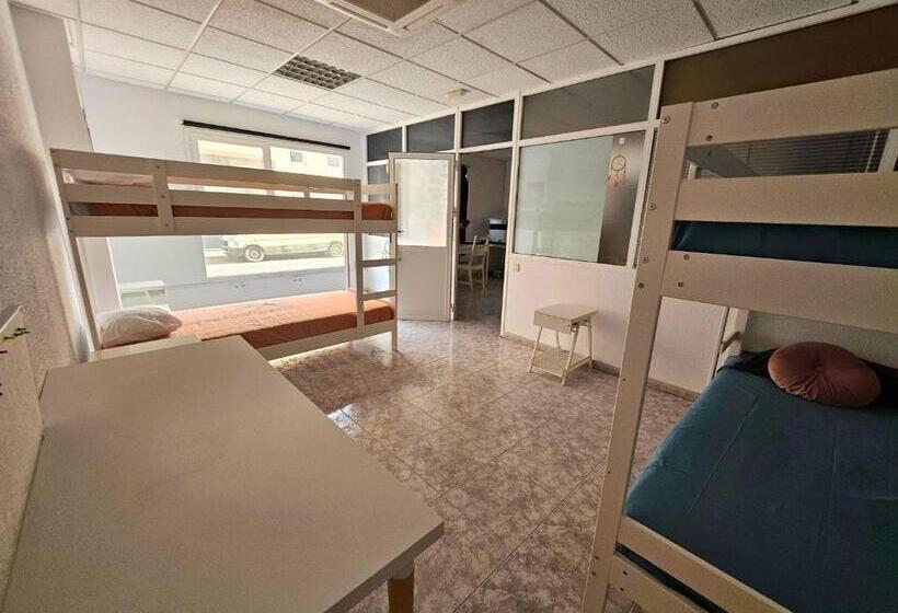 מיטה בחדר משותף, Corralejo Coliving By Amazzzing Travel