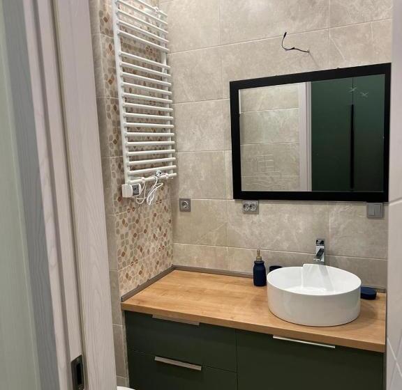 استودیوی استاندارد, Bamboo Beach Tsikhisdziri