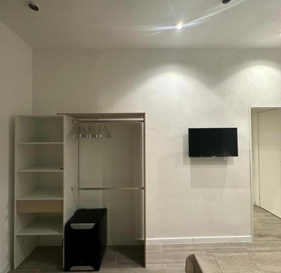 Standard Triple Room with Terrace, B&b L Ulivo