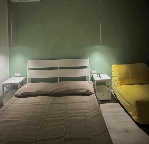 Standard Triple Room with Terrace, B&b L Ulivo