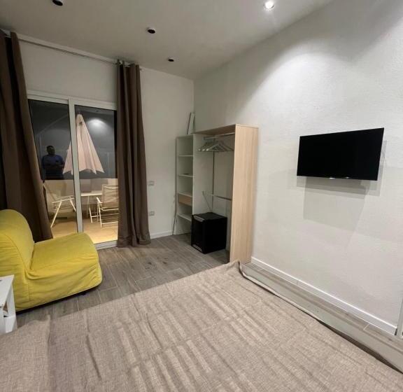 Standard Triple Room with Terrace, B&b L Ulivo