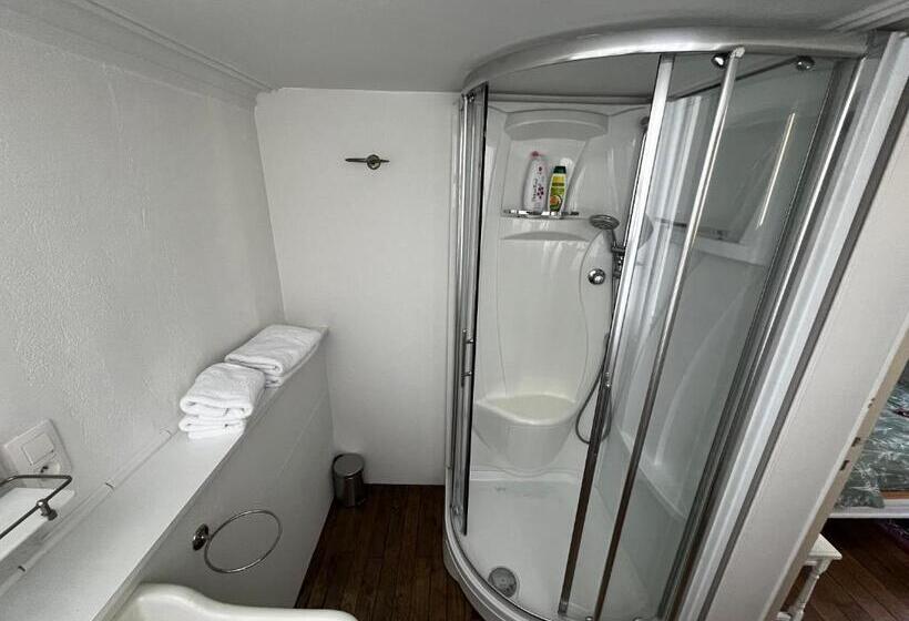 Номер Стандарт, Château De Laclaireau