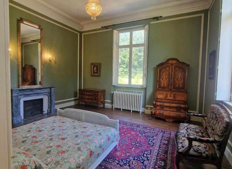 Номер Стандарт, Château De Laclaireau