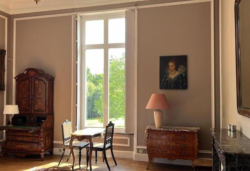 Люкс Вид на Сад, Château De Laclaireau