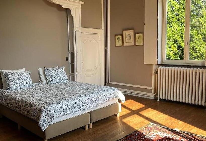 Люкс Вид на Сад, Château De Laclaireau