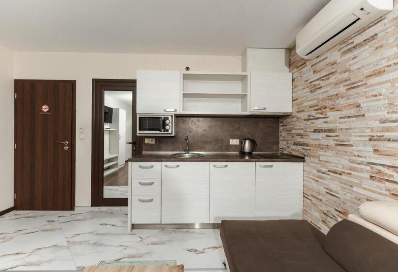 Apartament 2 Dormitoris, Dias