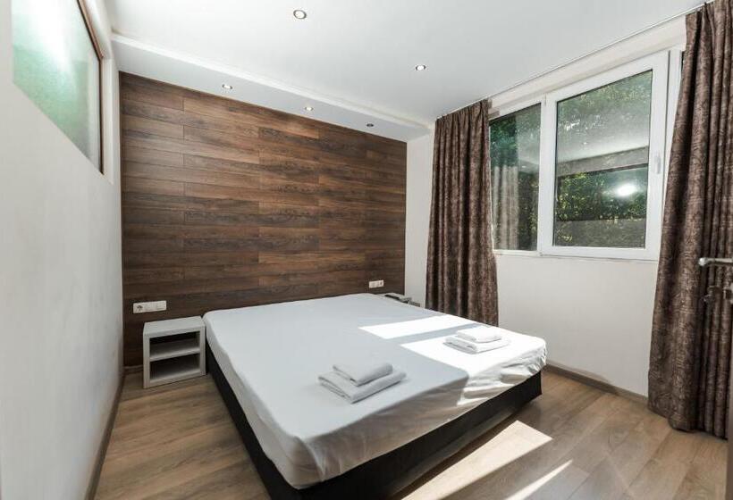 Apartament 2 Dormitoris, Dias