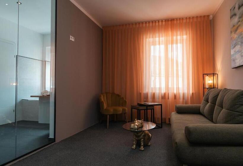 디럭스 스위트, Kirchenwirt Stubenberg Kunst