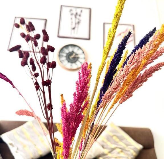 Perhehuone, Mayad El Nido Hostel