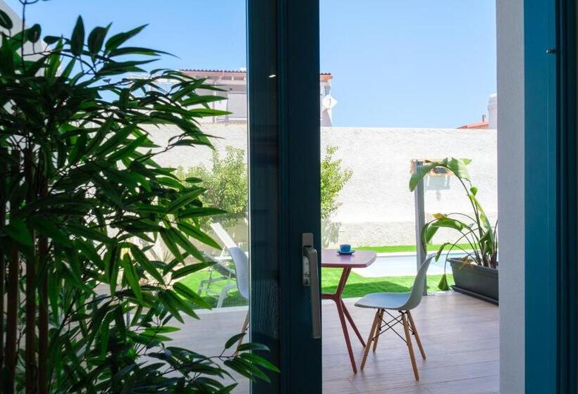 נוף לבריכה, Eos Affittacamere