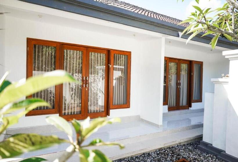 בקתה דלוקס, Nataraja S House