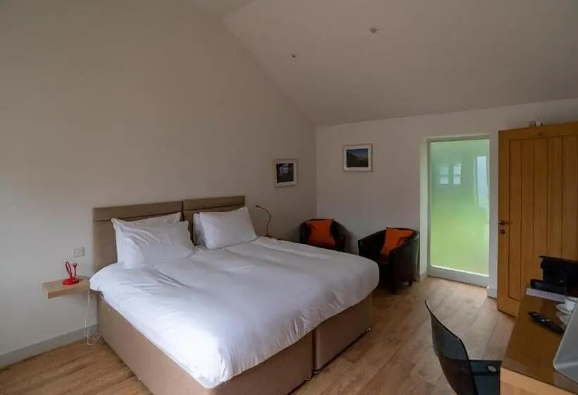 1ベッドルームハウス, King Deluxe Ensuite With Shower Bath And Courtyard View Fawcett