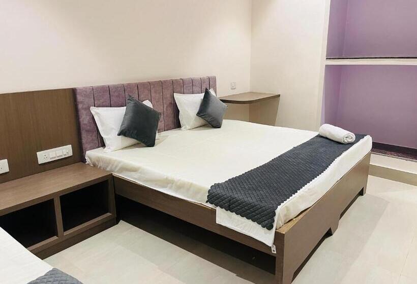 اتاق خانوادگی, Shri Kashi Vas