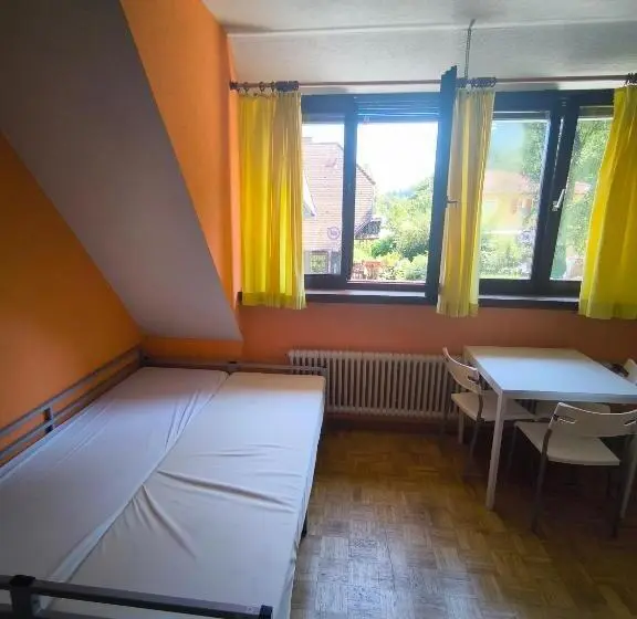 ガーデンビューファミリールーム, Hostel Waldblick