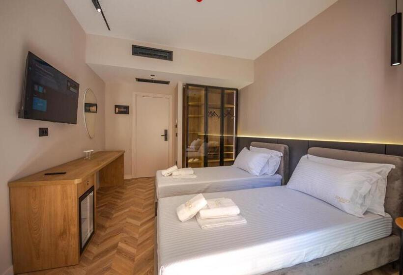 חדר דלוקס, Sasso