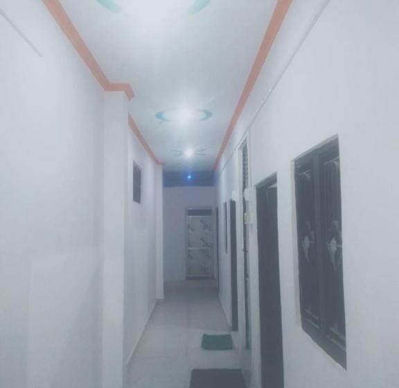 スタンダードルーム, S K Shukla Guest House