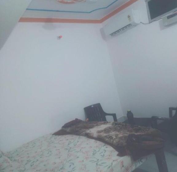 スタンダードルーム, S K Shukla Guest House
